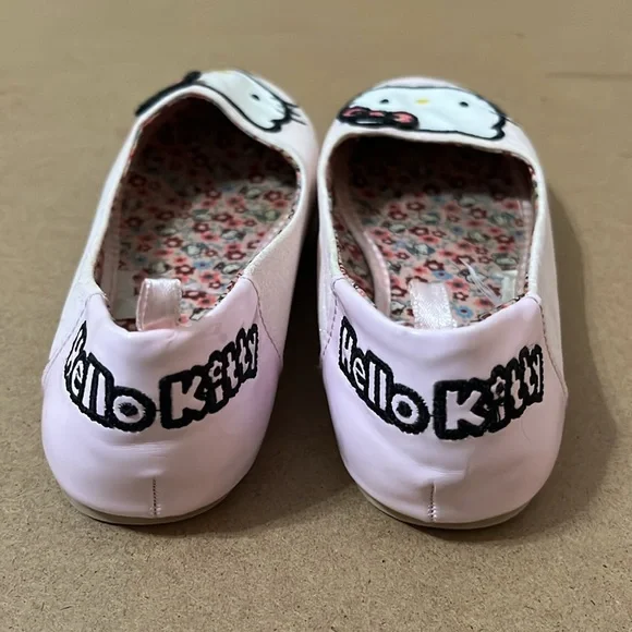 Hello Kitty Flats - Picture 4 of 6